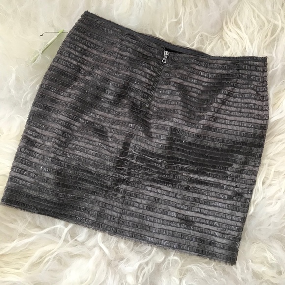 Alice and Olivia Sylvana Faux Fur Miniskirt - Picture 3 of 8